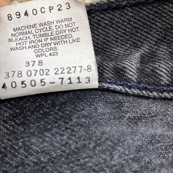 VINTAGE 90s LEVI’S 505 Distressed Black Straight Leg Denim Mom Jeans Size 34 - Picture 9 of 9